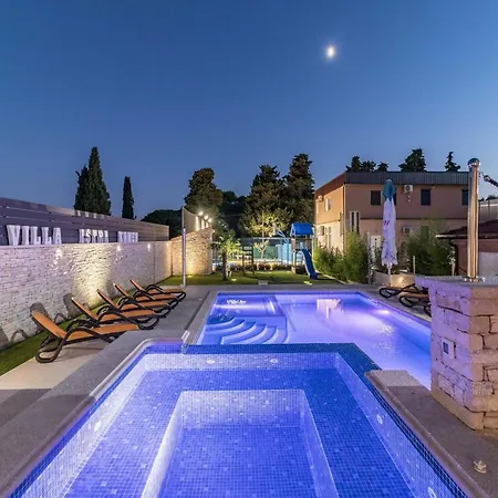 Luxe In With Private Pool
