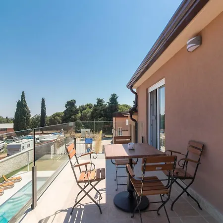 Luxe In With Private Pool *