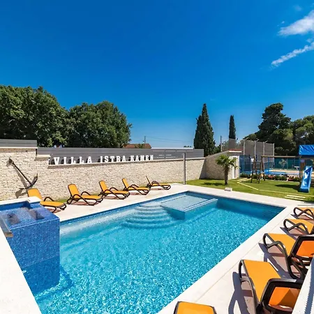 Luxe In With Private Pool * Valtura