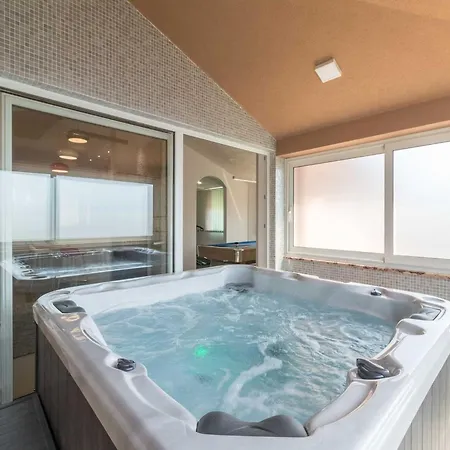 Luxe In With Private Pool * Valtura