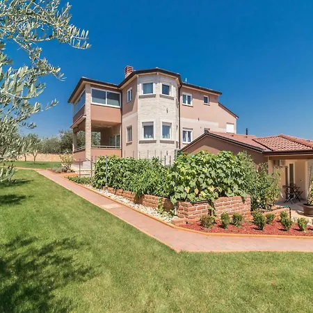 Villa Luxe In With Private Pool